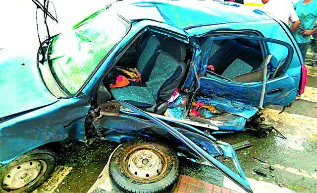 Jeep car hit; Two killed | जीपची कारला धडक; दोन ठार Jeep car hit; Two killed | जीपची कारला धडक; दोन ठार
