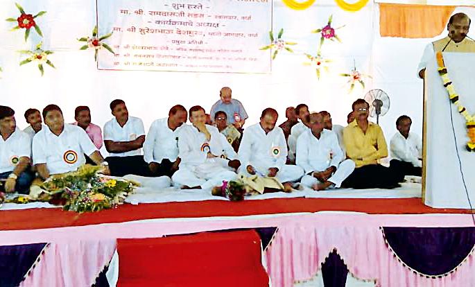 10 lakhs for market committee for Shindori Bhavan | शिदोरी भवनासाठी बाजार समितीला १० लाख देणार