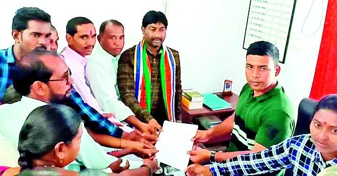 Pahadkarkda police beat up the boy | पांढरकवडा पोलिसांची युवकाला मारहाण Pahadkarkda police beat up the boy | पांढरकवडा पोलिसांची युवकाला मारहाण