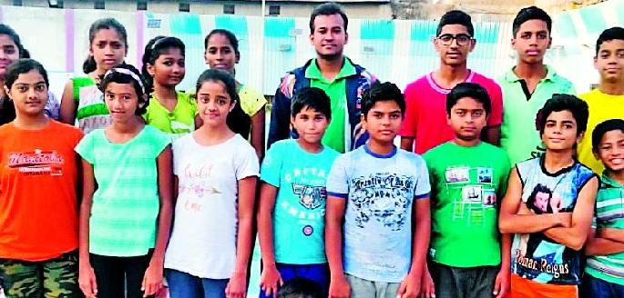 Yavatmal Swimmers 15 Gold | यवतमाळच्या जलतरणपटूंना १५ सुवर्ण
