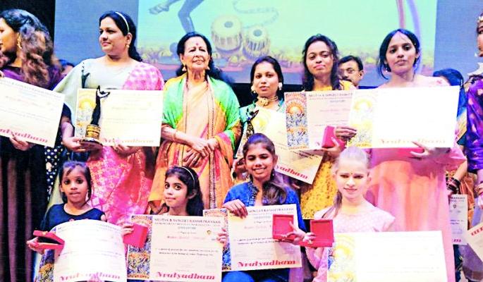 Dance Artists Shine in Singapore | नृत्य कलावंत सिंगापुरात चमकले