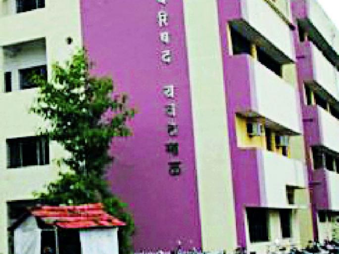 After the billions of people's representatives | बजेटमधून लोकप्रतिनिधी बाद After the billions of people's representatives | बजेटमधून लोकप्रतिनिधी बाद