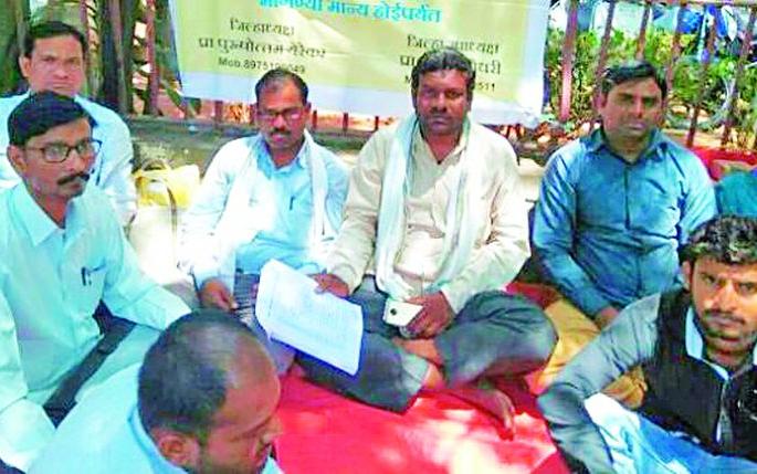 Finally, the proposal of 64 schools will go to the government | अखेर ६४ विद्यालयांचे प्रस्ताव शासनाकडे जाणार Finally, the proposal of 64 schools will go to the government | अखेर ६४ विद्यालयांचे प्रस्ताव शासनाकडे जाणार