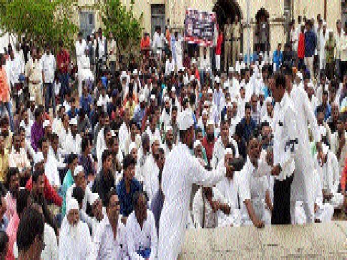 Inhibition of bunch in Beed district | बीड जिल्ह्यात झुंडशाहीचा निषेध Inhibition of bunch in Beed district | बीड जिल्ह्यात झुंडशाहीचा निषेध