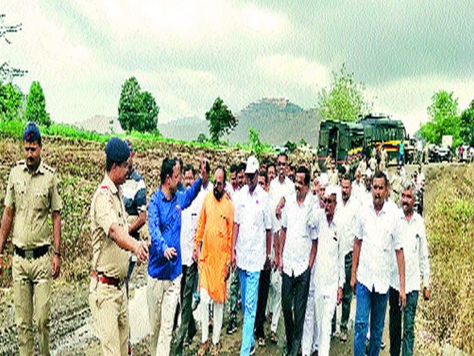 30 protesters arrested | विरोध करणाऱ्या ३० आंदोलकांना अटक 30 protesters arrested | विरोध करणाऱ्या ३० आंदोलकांना अटक