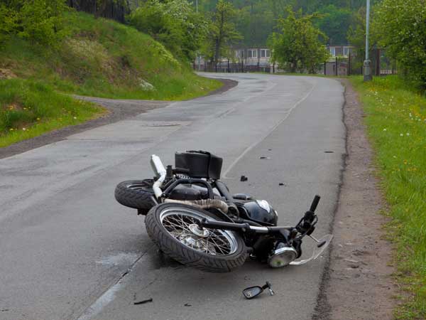 Saki women killed in a two-wheeler accident on the Jalgaon highway | जळगावनजीक महामार्गावर दोन दुचाकीच्या अपघातात साकरीची महिला ठार Saki women killed in a two-wheeler accident on the Jalgaon highway | जळगावनजीक महामार्गावर दोन दुचाकीच्या अपघातात साकरीची महिला ठार