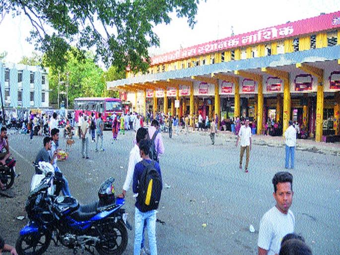 Buses in the district have the right to vote | निवडणुकीच्या दिमतीला  जिल्ह्यातील बसेस  Buses in the district have the right to vote | निवडणुकीच्या दिमतीला  जिल्ह्यातील बसेस