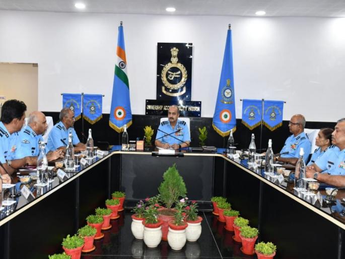 Maintenance Command's fundamental contribution to 'Aatmanirbhar Bharat'; A two-day Commanders' Conference was organized in Nagpur | ‘आत्मनिर्भर भारत’मध्ये मेन्टेनन्स कमांडचे मौलिक योगदान; नागपुरात दोन दिवसीय कमांडर्स कॉन्फरन्सचे आयोजन Maintenance Command's fundamental contribution to 'Aatmanirbhar Bharat'; A two-day Commanders' Conference was organized in Nagpur | ‘आत्मनिर्भर भारत’मध्ये मेन्टेनन्स कमांडचे मौलिक योगदान; नागपुरात दोन दिवसीय कमांडर्स कॉन्फरन्सचे आयोजन