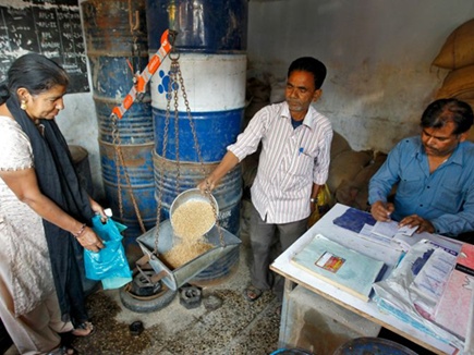  84 accused in Nashik gangrape case | नाशकातील बहुचर्चित  धान्य घोटाळ्यात ८४ आरोपी