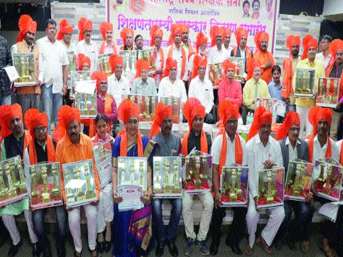 Hundreds of lakh teachers are vacant in the state | राज्यात सव्वा लाख शिक्षकांच्या जागा रिक्त Hundreds of lakh teachers are vacant in the state | राज्यात सव्वा लाख शिक्षकांच्या जागा रिक्त