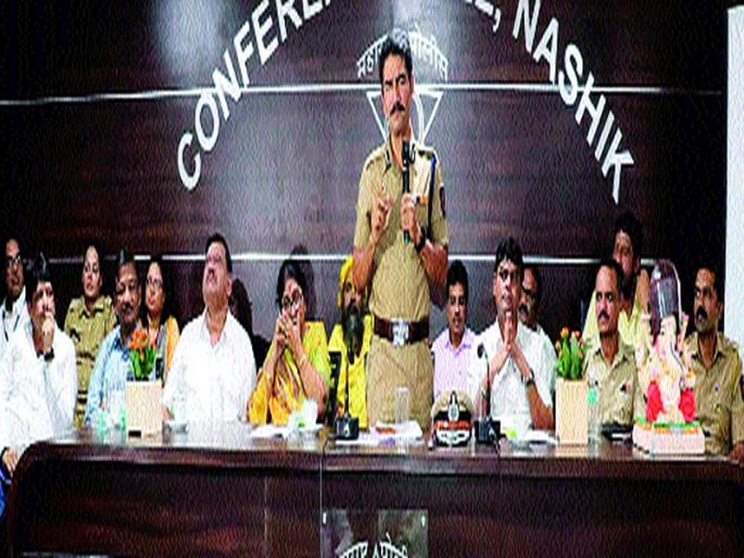 Every activist is a policeman: Biswas Nangare Patil | प्रत्येक कार्यकर्ता हा पोलीसच : विश्वास नांगरे पाटील Every activist is a policeman: Biswas Nangare Patil | प्रत्येक कार्यकर्ता हा पोलीसच : विश्वास नांगरे पाटील