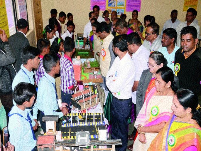 Response to the demonstration of science at the district level | तालुकास्तरीय विज्ञान प्रदर्शनाला प्रतिसाद Response to the demonstration of science at the district level | तालुकास्तरीय विज्ञान प्रदर्शनाला प्रतिसाद