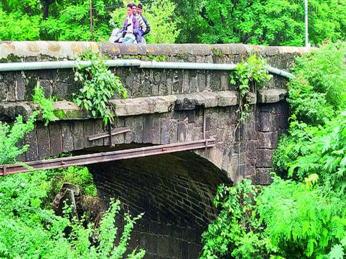 The history of the British-era bridge will be accumulated | ब्रिटिशकालीन पूल होणार इतिहास जमा The history of the British-era bridge will be accumulated | ब्रिटिशकालीन पूल होणार इतिहास जमा
