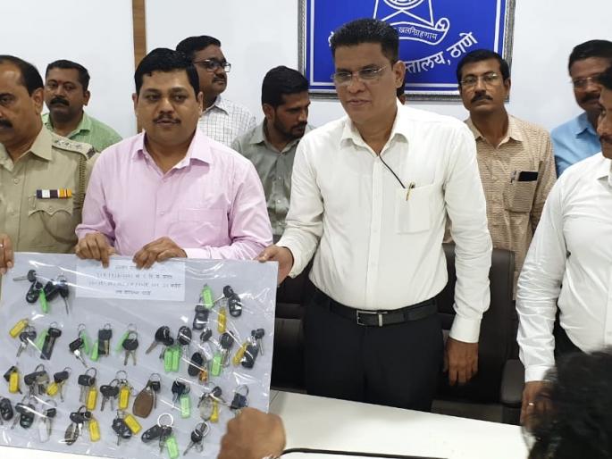 Registration of scrap vehicles in RTO offices across the country based on fake documents | बनावट कागदपत्रांच्या आधारे देशभरातील आरटीओ कार्यालयांत स्क्रॅप वाहनांची नोंदणी Registration of scrap vehicles in RTO offices across the country based on fake documents | बनावट कागदपत्रांच्या आधारे देशभरातील आरटीओ कार्यालयांत स्क्रॅप वाहनांची नोंदणी