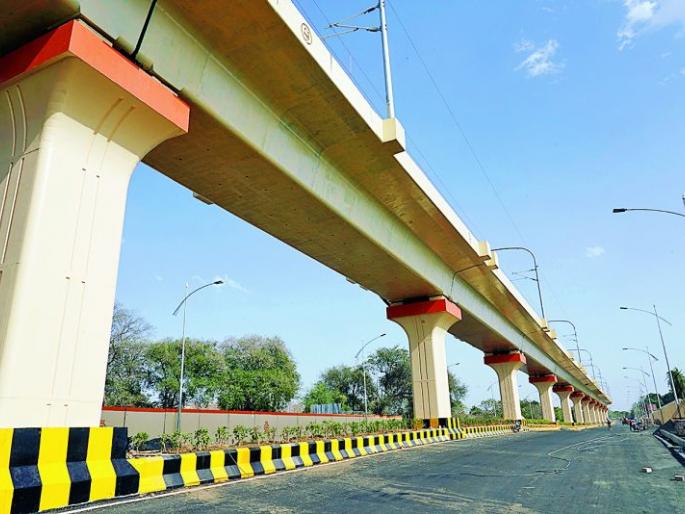 Nagpur Mahamatro; The last stage of the color work | नागपूर महामेट्रो ; रंगरंगोटीचे कार्य अंतिम टप्प्यात Nagpur Mahamatro; The last stage of the color work | नागपूर महामेट्रो ; रंगरंगोटीचे कार्य अंतिम टप्प्यात