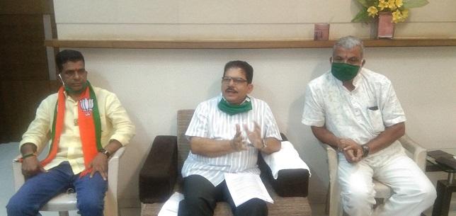 Thackeray's medicine was ridiculed by Vinay Natu as he did not want tope medicine | टोपेंचे औषध नको म्हणून ठाकरेंचे औषध, विनय नातू यांनी उडविली खिल्ली Thackeray's medicine was ridiculed by Vinay Natu as he did not want tope medicine | टोपेंचे औषध नको म्हणून ठाकरेंचे औषध, विनय नातू यांनी उडविली खिल्ली