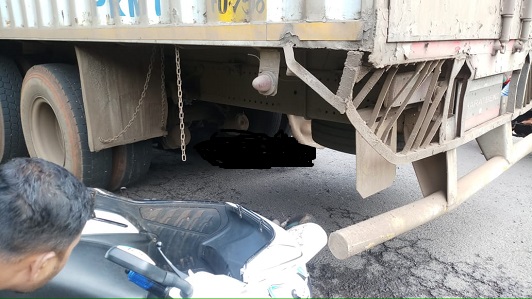 University employee killed in accident near Navashi Fateh | नवशी फाट्याजवळील अपघातात विद्यापीठातील कर्मचाऱ्याचा मृत्यू University employee killed in accident near Navashi Fateh | नवशी फाट्याजवळील अपघातात विद्यापीठातील कर्मचाऱ्याचा मृत्यू