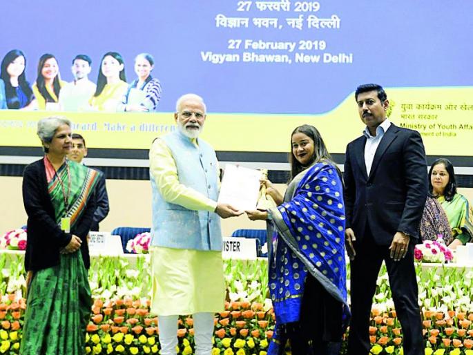 Nagpur girl's speech appreciated by prime minister | नागपूरकर श्वेताच्या वक्तृत्वाने पंतप्रधान प्रभावित Nagpur girl's speech appreciated by prime minister | नागपूरकर श्वेताच्या वक्तृत्वाने पंतप्रधान प्रभावित