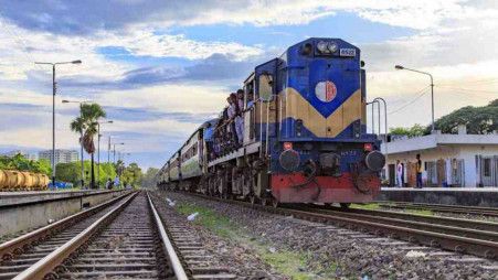 Changes in the timing of nine superfast trains | नऊ सुपरफास्ट रेल्वेगाड्यांच्या वेळेत बदल Changes in the timing of nine superfast trains | नऊ सुपरफास्ट रेल्वेगाड्यांच्या वेळेत बदल