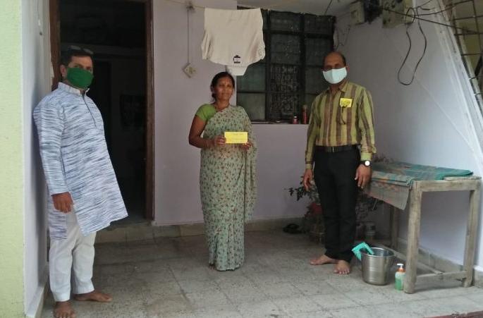 Help for Wardha residents came from Singapore | Corona Virus in Wardha; वर्धावासियांसाठी सिंगापूरहून आला मदतीचा हात Help for Wardha residents came from Singapore | Corona Virus in Wardha; वर्धावासियांसाठी सिंगापूरहून आला मदतीचा हात