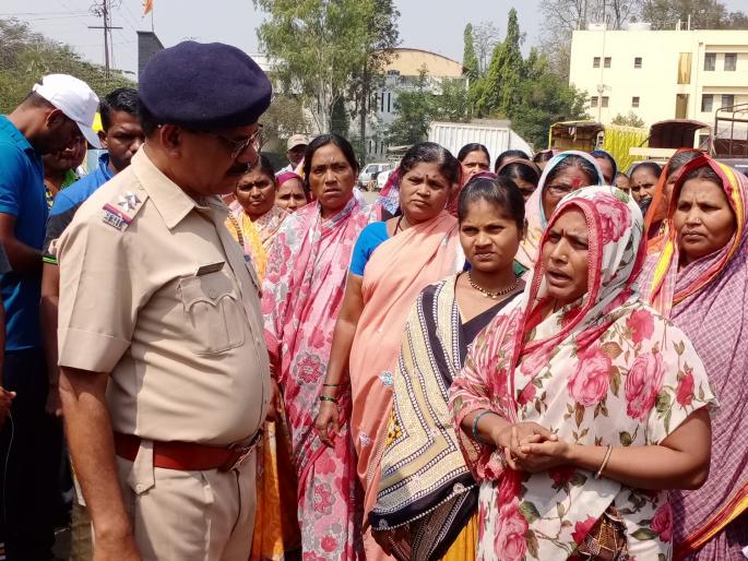 Arrest the murderers, organized agitations at Dusara Chowk | खुनी हल्ल्यातील सूत्रधारांना अटक करा, दसरा चौकात ठिय्या आंदोलन Arrest the murderers, organized agitations at Dusara Chowk | खुनी हल्ल्यातील सूत्रधारांना अटक करा, दसरा चौकात ठिय्या आंदोलन