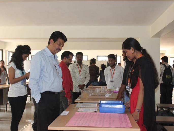 Students got information on the various uses of 'nanomaterial' | विद्यार्थ्यांना मिळाली ‘नॅनोमटेरिअल’च्या विविधांगी उपयोगांची माहिती