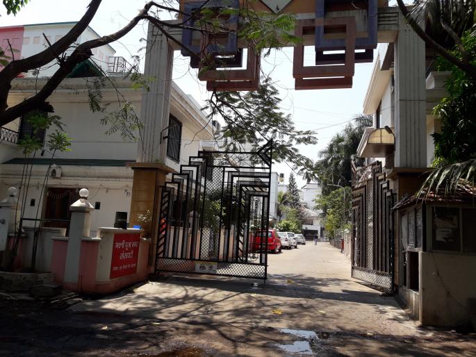 corona in kolhapur - Half of Bhakti Poojanagar old house, result of 'corona virus' found | corona in kolhapur - निम्मे भक्तिपूजानगर जुन्या घरात, ‘कोरोना व्हायरस’चा रुग्ण आढळल्याचा परिणाम corona in kolhapur - Half of Bhakti Poojanagar old house, result of 'corona virus' found | corona in kolhapur - निम्मे भक्तिपूजानगर जुन्या घरात, ‘कोरोना व्हायरस’चा रुग्ण आढळल्याचा परिणाम