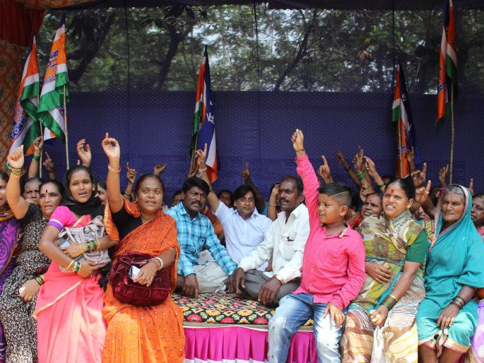 Kolhapur: Neerav Modi, Vijay lend money to Mallya, why do not we? : Insecure hunger strike by women of saving groups | कोल्हापूर : नीरव मोदी, विजय मल्ल्याला कर्ज देता मग आम्हाला का नाही? : बचत गटांच्या महिलांचे बेमुदत उपोषण Kolhapur: Neerav Modi, Vijay lend money to Mallya, why do not we? : Insecure hunger strike by women of saving groups | कोल्हापूर : नीरव मोदी, विजय मल्ल्याला कर्ज देता मग आम्हाला का नाही? : बचत गटांच्या महिलांचे बेमुदत उपोषण