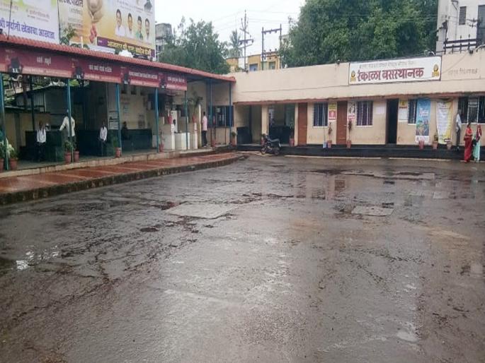 Financial loss of 16 lakh 80 thousand due to cancellation of 1379 ST rounds of Kolhapur Agar due to heavy rain | अतिवृष्टीचा कोल्हापुरात एसटीला फटका, १६ लाखांचे उत्पन्न पाण्यात Financial loss of 16 lakh 80 thousand due to cancellation of 1379 ST rounds of Kolhapur Agar due to heavy rain | अतिवृष्टीचा कोल्हापुरात एसटीला फटका, १६ लाखांचे उत्पन्न पाण्यात