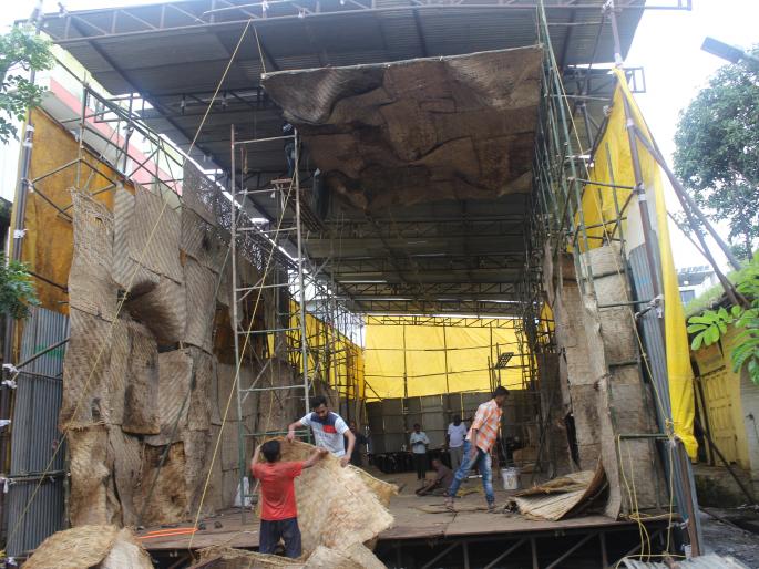 Ganeshotsav: Launching Ganesh Festival: In Kolhapur, the construction of the temple started | Ganeshotsav : लगबग गणेशोत्सवाची : कोल्हापूरात मांडव उभारणीला सुरुवात Ganeshotsav: Launching Ganesh Festival: In Kolhapur, the construction of the temple started | Ganeshotsav : लगबग गणेशोत्सवाची : कोल्हापूरात मांडव उभारणीला सुरुवात