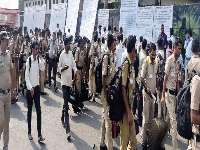 Better settlement at polling stations, 10 centers sensitive | मतदान केंद्रावर चोख बंदोबस्त, दहा केंद्रे संवेदनशील Better settlement at polling stations, 10 centers sensitive | मतदान केंद्रावर चोख बंदोबस्त, दहा केंद्रे संवेदनशील