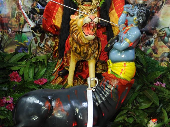 Ashtami Karveer Nivasini Amabai Mahishasuramardini Rupees | अष्टमीला करवीर निवासिनी अंबाबाई महिषासूरमर्दिनीचे रुप