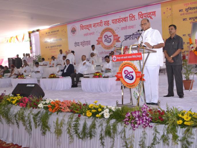 Famous names in Maharashtra, Gujarat's co-operative sector: Sharad Pawar | महाराष्ट्र, गुजरातचा सहकार क्षेत्रात नावलौकिक: शरद पवार Famous names in Maharashtra, Gujarat's co-operative sector: Sharad Pawar | महाराष्ट्र, गुजरातचा सहकार क्षेत्रात नावलौकिक: शरद पवार