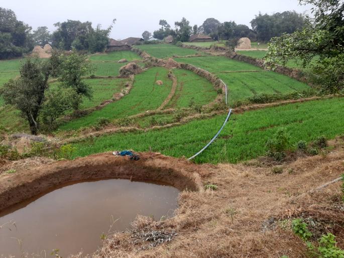  Bitter-ground earth Nutley. From one and a half kilometers to the water well | कड्या-कपारीत धरती नटली । दीड किलोमीटरवरून पाणी विहिरीत आणले-- पारंपरिक जलव्यवस्थाने केली गव्हाची शेती