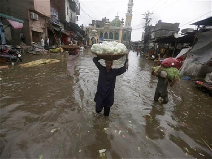 282 people have died in last 4 weeks due to heavy rains in Pakistan | Pakistan: पाकिस्तानात पावसामुळे २८२ जणांचा मृत्यू; २० वर्षांचा रेकॉर्ड तुटला, अनेक भागात बत्ती गुल! 282 people have died in last 4 weeks due to heavy rains in Pakistan | Pakistan: पाकिस्तानात पावसामुळे २८२ जणांचा मृत्यू; २० वर्षांचा रेकॉर्ड तुटला, अनेक भागात बत्ती गुल!