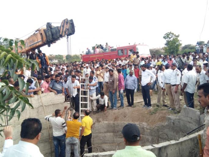  Number of casualties in a bus accident at 4 | बस अपघातातील मृतांची संख्या २६ वर