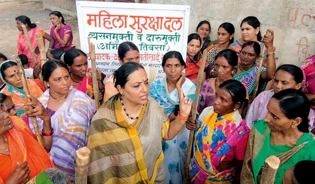 Women's bridesmaid dressing | तिवस्यातील महिलांच्या पोळ्यात दारूबंदीचा एल्गार Women's bridesmaid dressing | तिवस्यातील महिलांच्या पोळ्यात दारूबंदीचा एल्गार