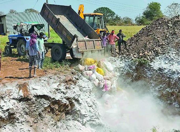 33,500 hens in Bhankheda area destroyed scientifically | भानखेडा परिसरातील ३३,५०० कोंबड्या शास्त्रोक्त पद्धतीने नष्ट 33,500 hens in Bhankheda area destroyed scientifically | भानखेडा परिसरातील ३३,५०० कोंबड्या शास्त्रोक्त पद्धतीने नष्ट