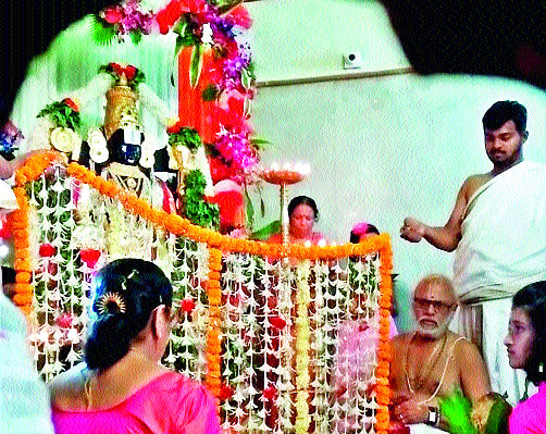 Balaji was at the wedding ceremony | बालाजी विवाह सोहळा थाटात Balaji was at the wedding ceremony | बालाजी विवाह सोहळा थाटात
