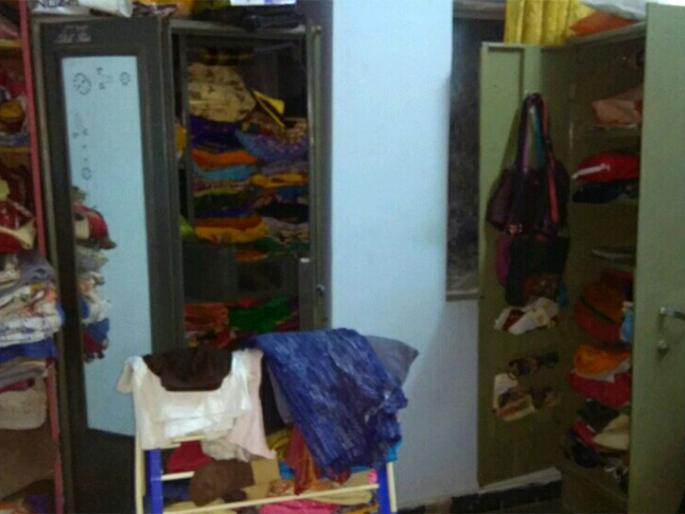2 housebreakings in Majalgaon; | माजलगावात चोरट्यांचा धुमाकूळ; २ घरे फोडली