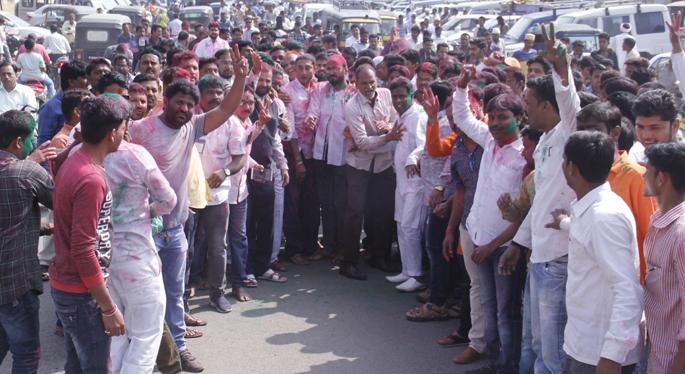 Sandeep Khirsagar wins the battle | काकाला पुतण्या ठरला ‘भारी’ Sandeep Khirsagar wins the battle | काकाला पुतण्या ठरला ‘भारी’