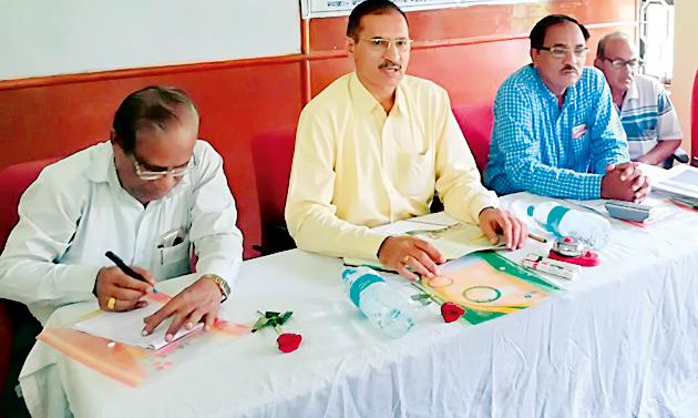 Jalate Shivar campaign should be a folk force | जलयुक्त शिवार अभियान लोकचळवळ व्हावी