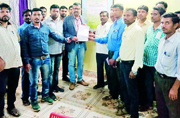 Attack on Talathi and Kotwala on Roha Ghat | रोहा घाटावर तलाठी व कोतवालावर हल्ला Attack on Talathi and Kotwala on Roha Ghat | रोहा घाटावर तलाठी व कोतवालावर हल्ला