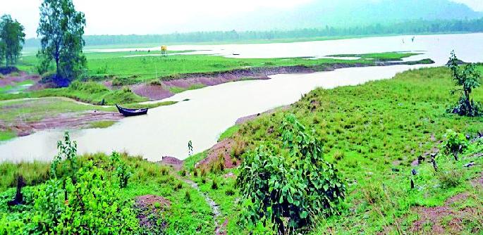 The lake is thirsty even after July | जुलै महिन्याअखेरही तलाव तहानलेलेच
