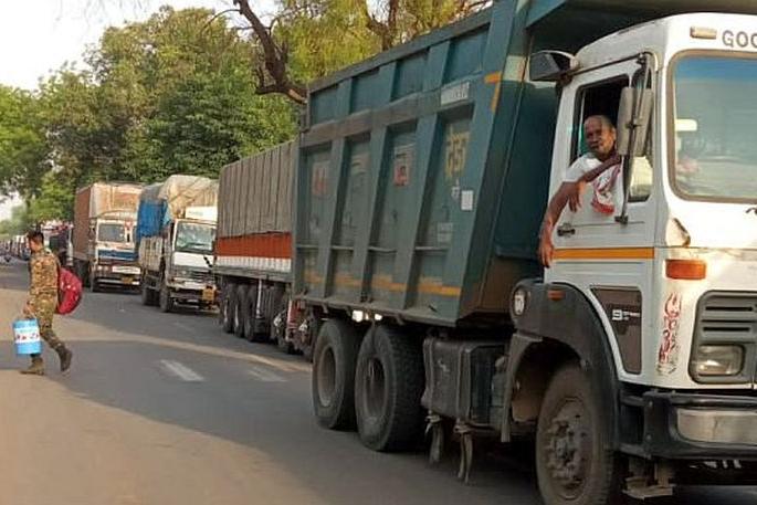 Daily traffic jams on highways | महामार्गावर दररोज वाहतूक कोंडी Daily traffic jams on highways | महामार्गावर दररोज वाहतूक कोंडी