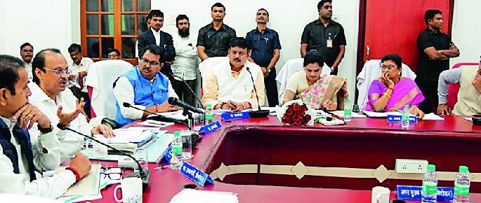 223.60 crore sanctioned for the district's annual plan | जिल्ह्याच्या वार्षिक योजनेसाठी २२३.६० कोटी मंजूर 223.60 crore sanctioned for the district's annual plan | जिल्ह्याच्या वार्षिक योजनेसाठी २२३.६० कोटी मंजूर