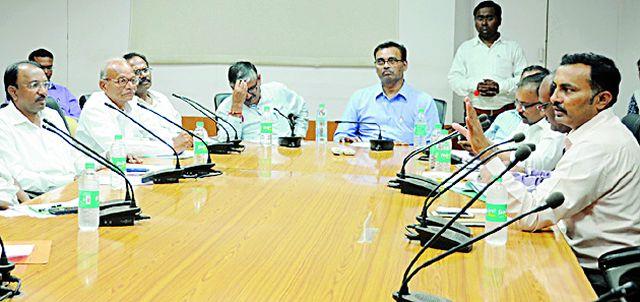 Plot the Agriculture Center | कृषी केंद्रावर फलक लावा