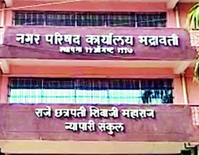 Lollipop of 'coop' | ‘कॉप’चा लॉलीपॉप Lollipop of 'coop' | ‘कॉप’चा लॉलीपॉप
