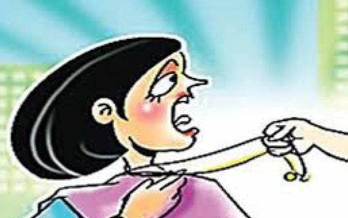 Trying to lengthen the woman's texture | महिलेची पोत लांबविण्याचा प्रयत्न