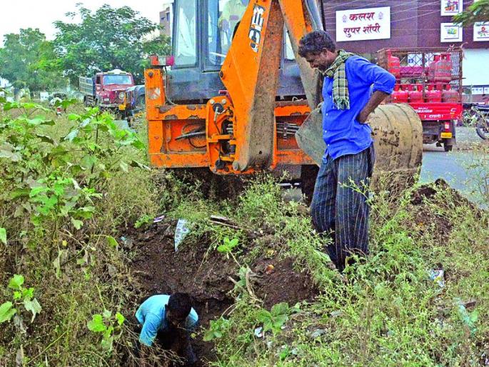 Sterlite Company's cable inspection begins | स्टरलाइट कंपनीच्या केबलची मनपाकडून तपासणी सुरू Sterlite Company's cable inspection begins | स्टरलाइट कंपनीच्या केबलची मनपाकडून तपासणी सुरू